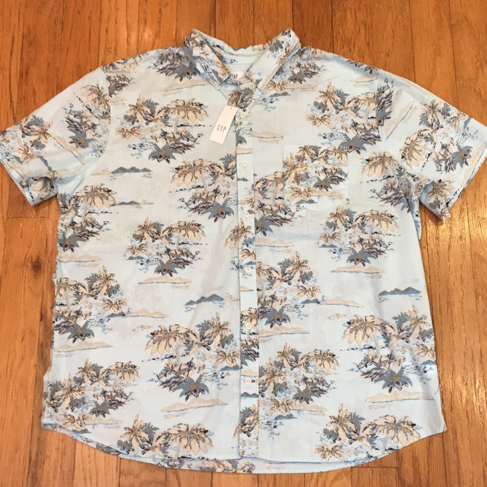 GAP Light Blue Floral Hawaiian Button-Down Shirt